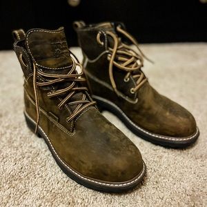 Women’s steel-toe Timberland workboots